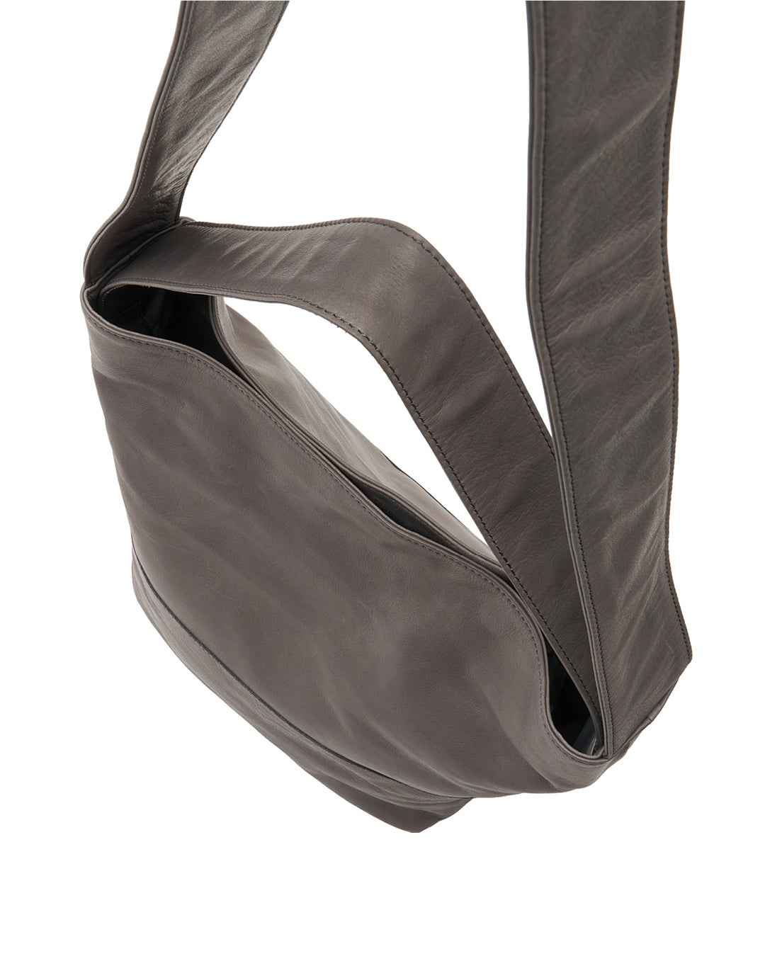 A4 ONE SHOULDER BUCKET | GRAY